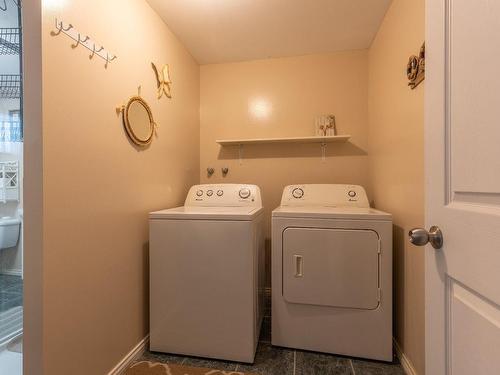 Salle de lavage - 1010 Rue Laforest, Saint-Michel-Des-Saints, QC - Indoor Photo Showing Laundry Room