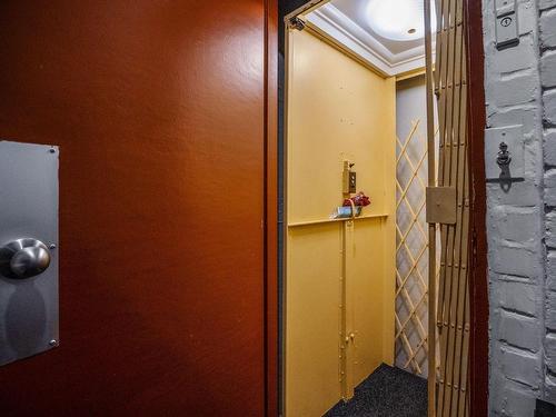 Elevator - 4040 Ch. De Trafalgar, Montréal (Ville-Marie), QC - Indoor Photo Showing Other Room