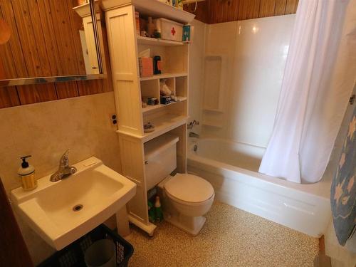 2186 Hwy 71, Nestor Falls, ON - Indoor Photo Showing Bathroom