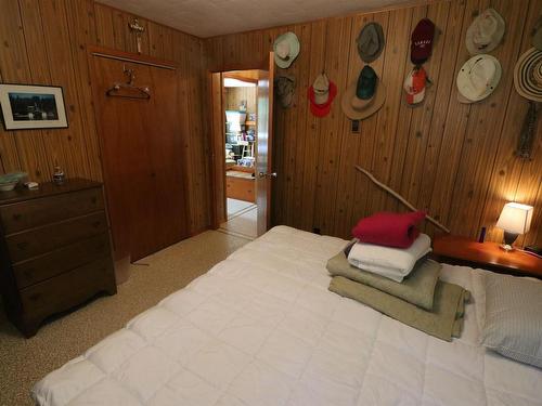 2186 Hwy 71, Nestor Falls, ON - Indoor Photo Showing Bedroom