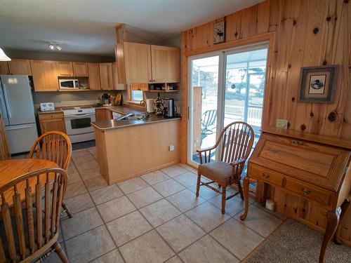 20 Dubois Road N, Sioux Narrows, ON - Indoor Photo Showing Kitchen