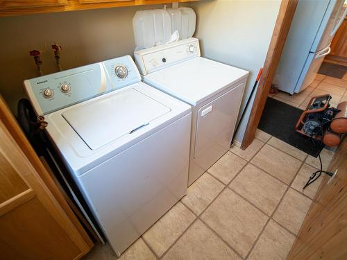 20 Dubois Road N, Sioux Narrows, ON - Indoor Photo Showing Laundry Room