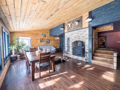 1320 Rocky Heights Road, Kenora, ON -  With Fireplace