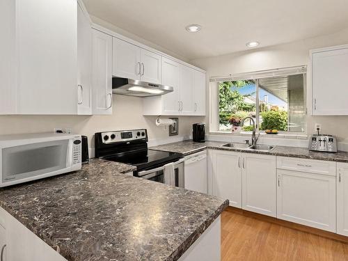 3468 Arbutus Dr South, Cobble Hill, BC - Indoor Photo Showing Kitchen With Double Sink With Upgraded Kitchen
