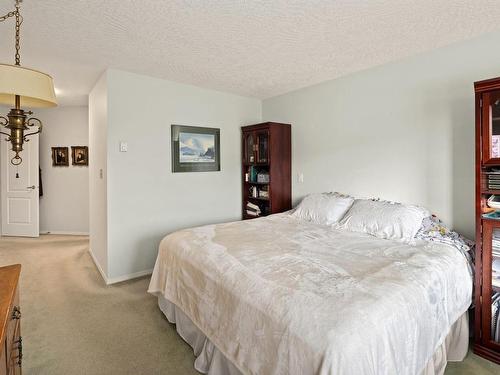 3468 Arbutus Dr South, Cobble Hill, BC - Indoor Photo Showing Bedroom