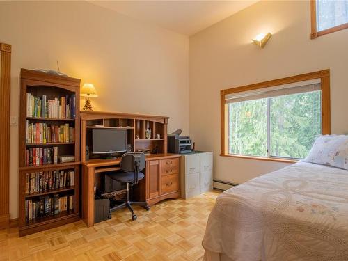 3710 Capstan Lane, Pender Island, BC - Indoor Photo Showing Bedroom