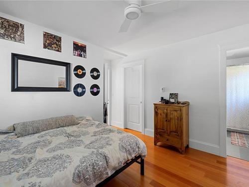 294 Crescent Rd West, Qualicum Beach, BC - Indoor Photo Showing Bedroom