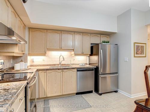 516-2500 Rutherford Rd, Vaughan, ON - Indoor Photo Showing Kitchen