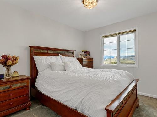4509 Wellington Drive, Vernon, BC - Indoor Photo Showing Bedroom
