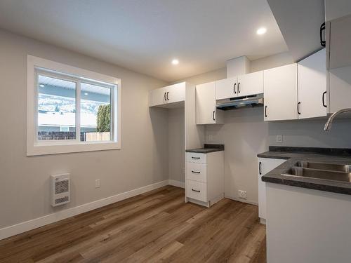 2974 Bank Road, Kamloops, BC - Indoor Photo Showing Kitchen