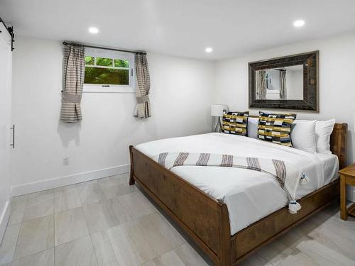 903 Humboldt St, Victoria, BC - Indoor Photo Showing Bedroom