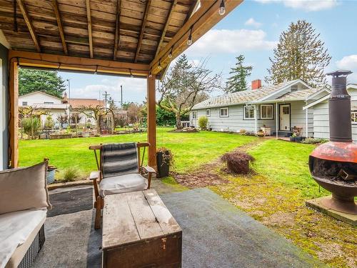380 Hirst Ave West, Parksville, BC - Outdoor With Deck Patio Veranda