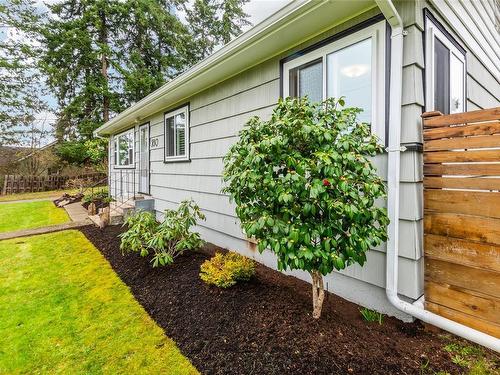 380 Hirst Ave West, Parksville, BC - Outdoor With Exterior