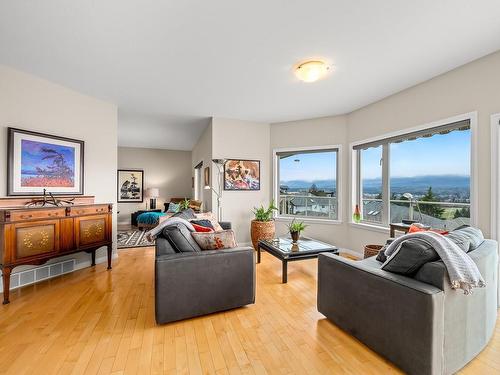 1637 Trumpeter Cres, Courtenay, BC - Indoor Photo Showing Living Room