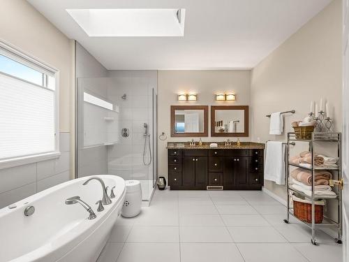 1637 Trumpeter Cres, Courtenay, BC - Indoor Photo Showing Bathroom