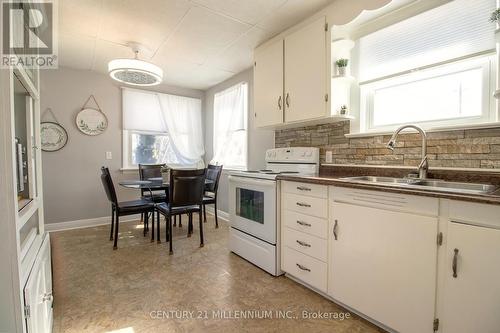 265 Andrew St, Shelburne, ON - Indoor Photo Showing Kitchen With Double Sink