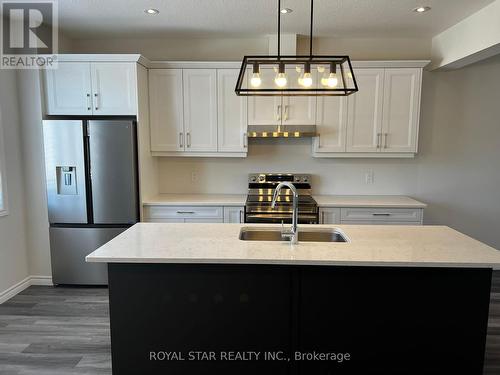 #32 -2529 Meadowlands Way, London, ON - Indoor Photo Showing Kitchen With Double Sink