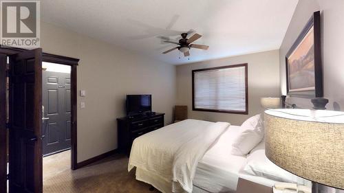 600 Bighorn Boulevard Unit# 614 B, Radium Hot Springs, BC - Indoor Photo Showing Bedroom