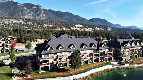 614 B - 600 Bighorn Boulevard, Radium Hot Springs, BC - Outdoor With Body Of Water With View