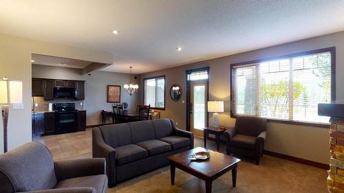 614 B - 600 Bighorn Boulevard, Radium Hot Springs, BC - Indoor Photo Showing Living Room