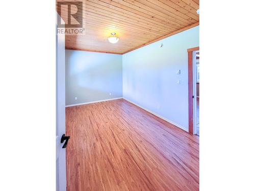 5737 Meade Road, Lac La Hache, BC - Indoor Photo Showing Other Room