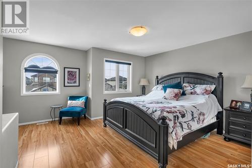 323 Horlick Crescent, Saskatoon, SK - Indoor Photo Showing Bedroom