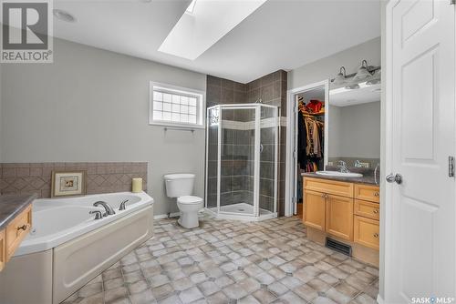 323 Horlick Crescent, Saskatoon, SK - Indoor Photo Showing Bathroom