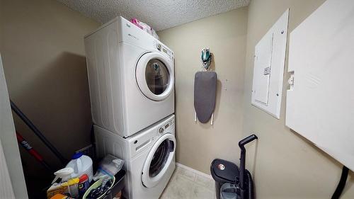 3102 - 205 Third Avenue, Invermere, BC - Indoor Photo Showing Laundry Room