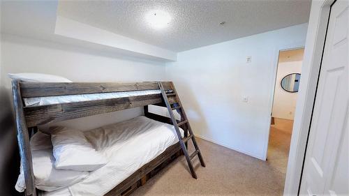 3102 - 205 Third Avenue, Invermere, BC - Indoor Photo Showing Bedroom