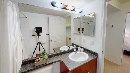 3102 - 205 Third Avenue, Invermere, BC - Indoor Photo Showing Bathroom