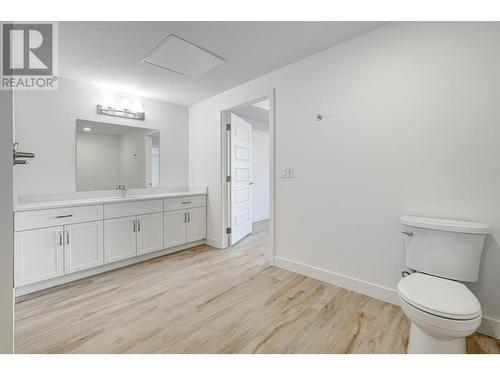 5620 51St Street Unit# 201, Osoyoos, BC - Indoor Photo Showing Bathroom