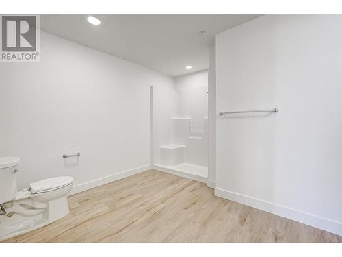 5620 51St Street Unit# 201, Osoyoos, BC - Indoor Photo Showing Bathroom