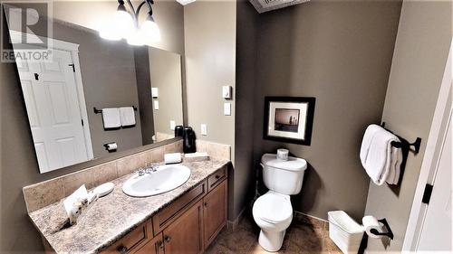 400 Bighorn Boulevard Unit# 416 K2, Radium Hot Springs, BC - Indoor Photo Showing Bathroom