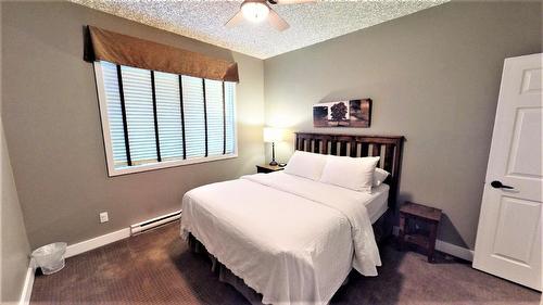 416 K2 - 400 Bighorn Boulevard, Radium Hot Springs, BC - Indoor Photo Showing Bedroom
