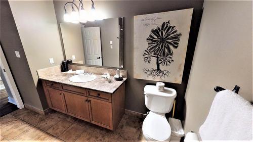 416 K2 - 400 Bighorn Boulevard, Radium Hot Springs, BC - Indoor Photo Showing Bathroom