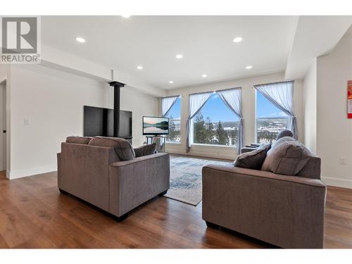 318 Hidden Valley Road, Princeton, BC - Indoor Photo Showing Living Room