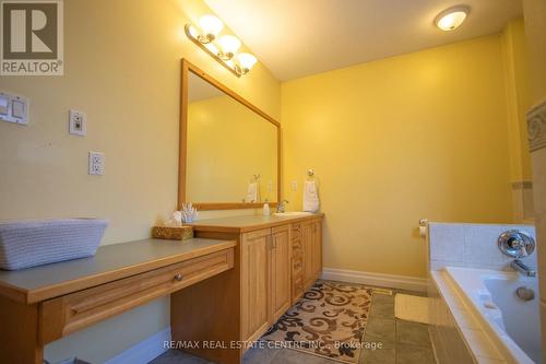 474446 County Road 11, Amaranth, ON - Indoor Photo Showing Bathroom