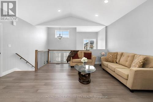 51 Kingsbridge Drive, Amherstburg, ON - Indoor Photo Showing Living Room