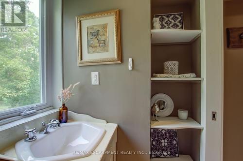 6611 Frederick St, Burlington, ON - Indoor Photo Showing Bathroom