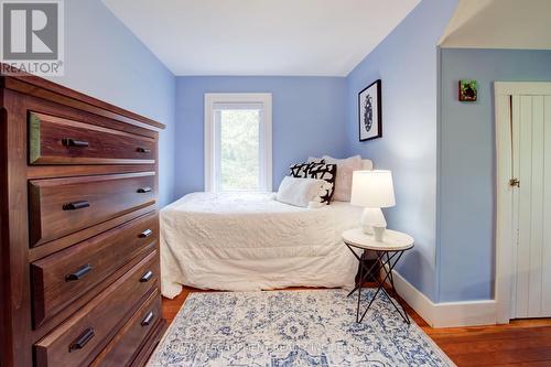 6611 Frederick St, Burlington, ON - Indoor Photo Showing Bedroom