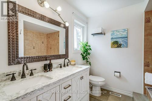 5 Hacienda Crt, Brampton, ON - Indoor Photo Showing Bathroom
