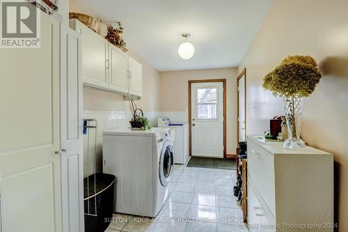 266 Sumach Drive, Burlington, ON - Indoor Photo Showing Laundry Room