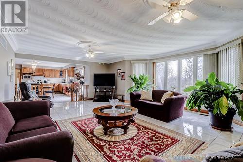 266 Sumach Drive, Burlington, ON - Indoor Photo Showing Living Room