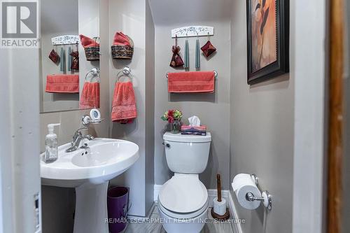 3 Second Street S, Hamilton, ON - Indoor Photo Showing Bathroom