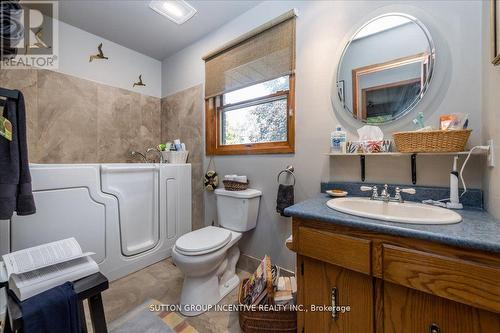 80 Mary St, Clearview, ON - Indoor Photo Showing Bathroom