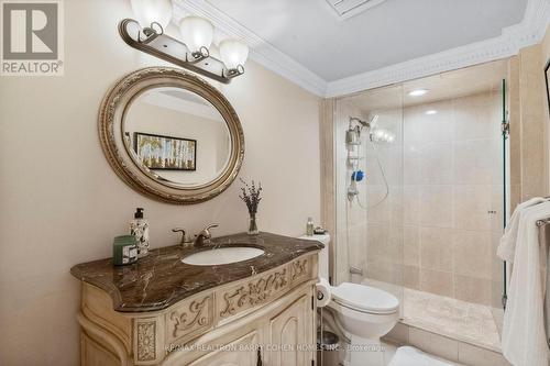 204 Holmes Ave, Toronto, ON - Indoor Photo Showing Bathroom