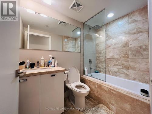 #1006 -32 Davenport Rd, Toronto, ON - Indoor Photo Showing Bathroom