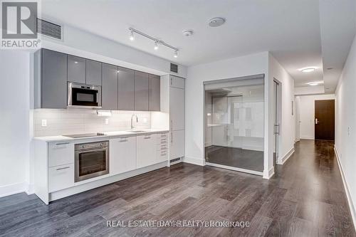 #312 -403 Church St, Toronto, ON - Indoor Photo Showing Kitchen With Upgraded Kitchen