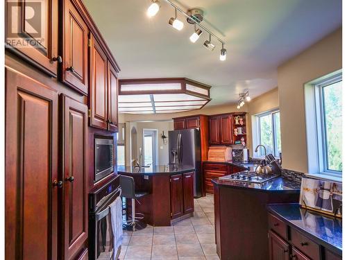 515 Panorama Ridge, Quesnel, BC - Indoor Photo Showing Kitchen