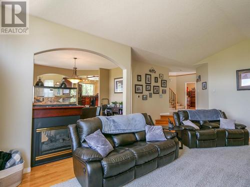 515 Panorama Ridge, Quesnel, BC - Indoor Photo Showing Living Room With Fireplace